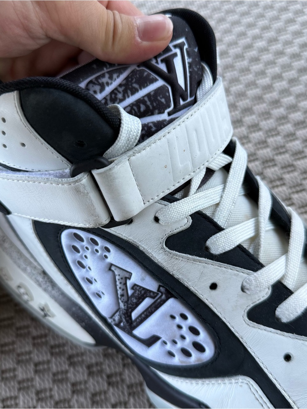 Louis vuitton LV trainer 2 hightop sneakers - Picture 5 of 7